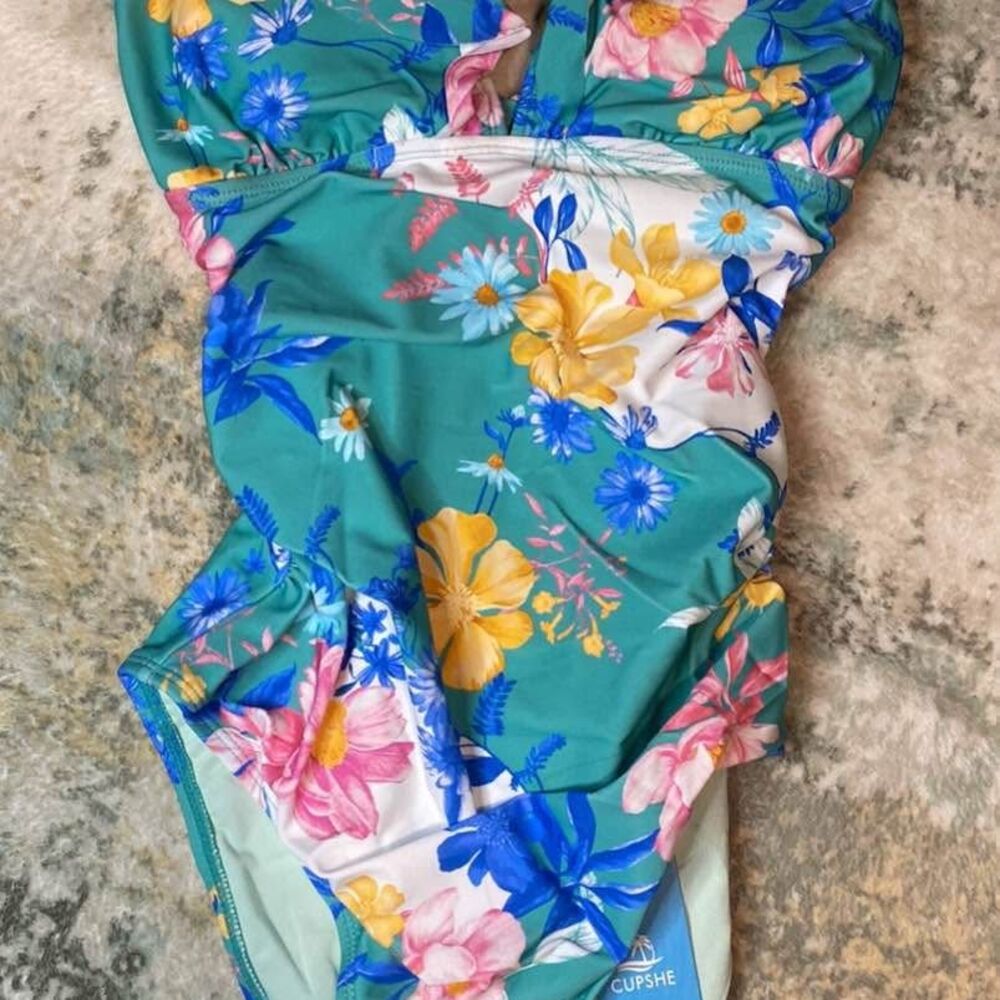 Ruffled One Piece Swimsuit V Neck, NWT Small - Picture 3 of 3